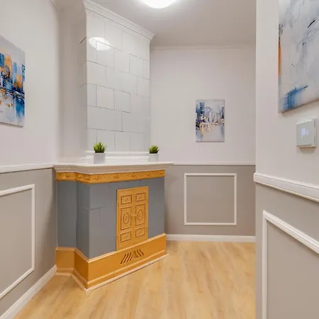 Aparthotel Centrum 6 7 Prochnika 21